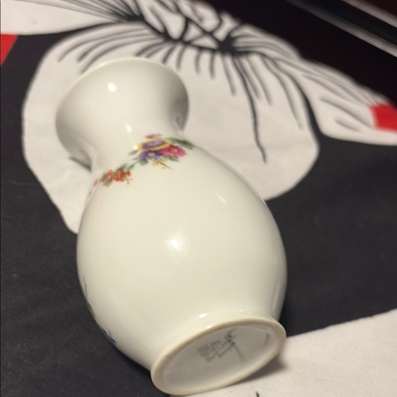 Rosenthal White Vase with Elegant Floral Accents - Picture 5 of 5